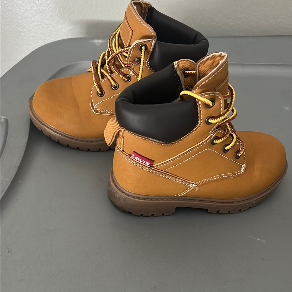 Levi's Tan and Black Boots Rugged Durable Design